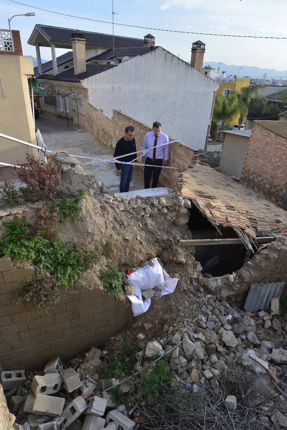 Fotos: Localizan restos de una columna romana en un solar de Monteagudo