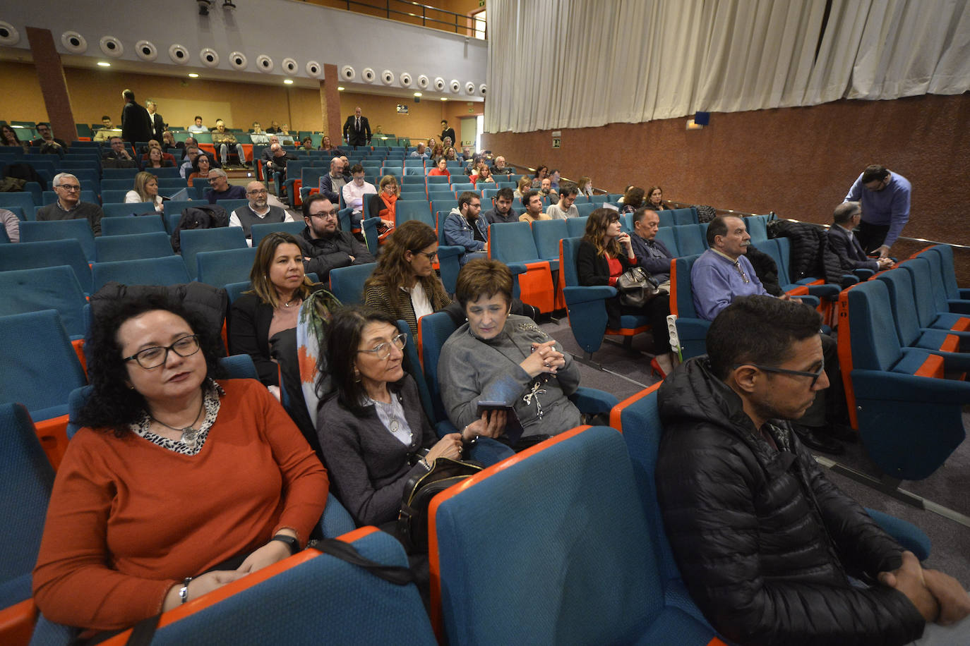 Fotos: La UMU pide al Gobierno regional que elimine el veto parental y da su apoyo expreso a los docentes