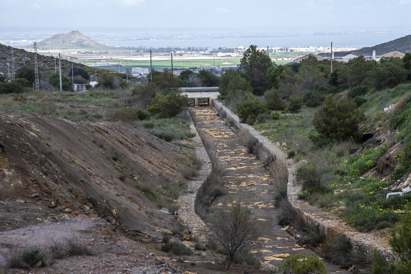 Fotos: Tres ramblas arrastran al Mar Menor residuos mineros con altos niveles de 5 metales pesados