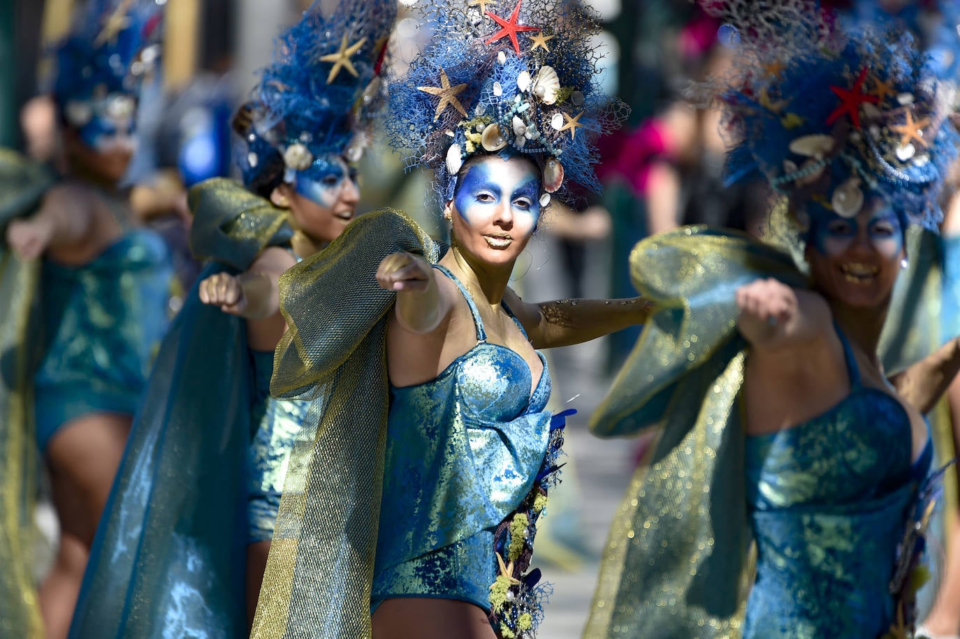 Por megafonía y entre canciones, invitaban a conocer sus fiestas, en especial el desfile de piñata del próximo domingo 1 de marzo.