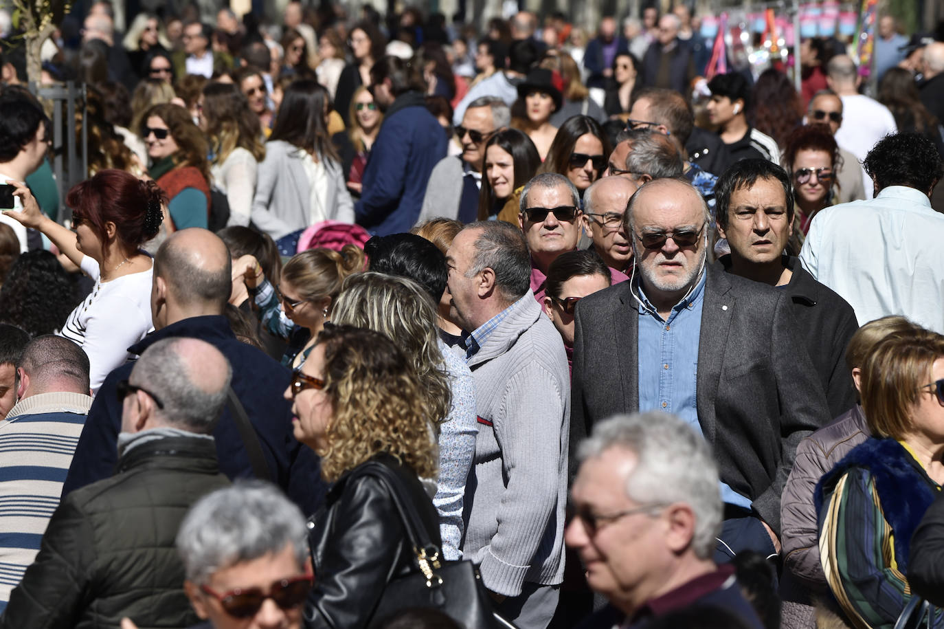 Por megafonía y entre canciones, invitaban a conocer sus fiestas, en especial el desfile de piñata del próximo domingo 1 de marzo.