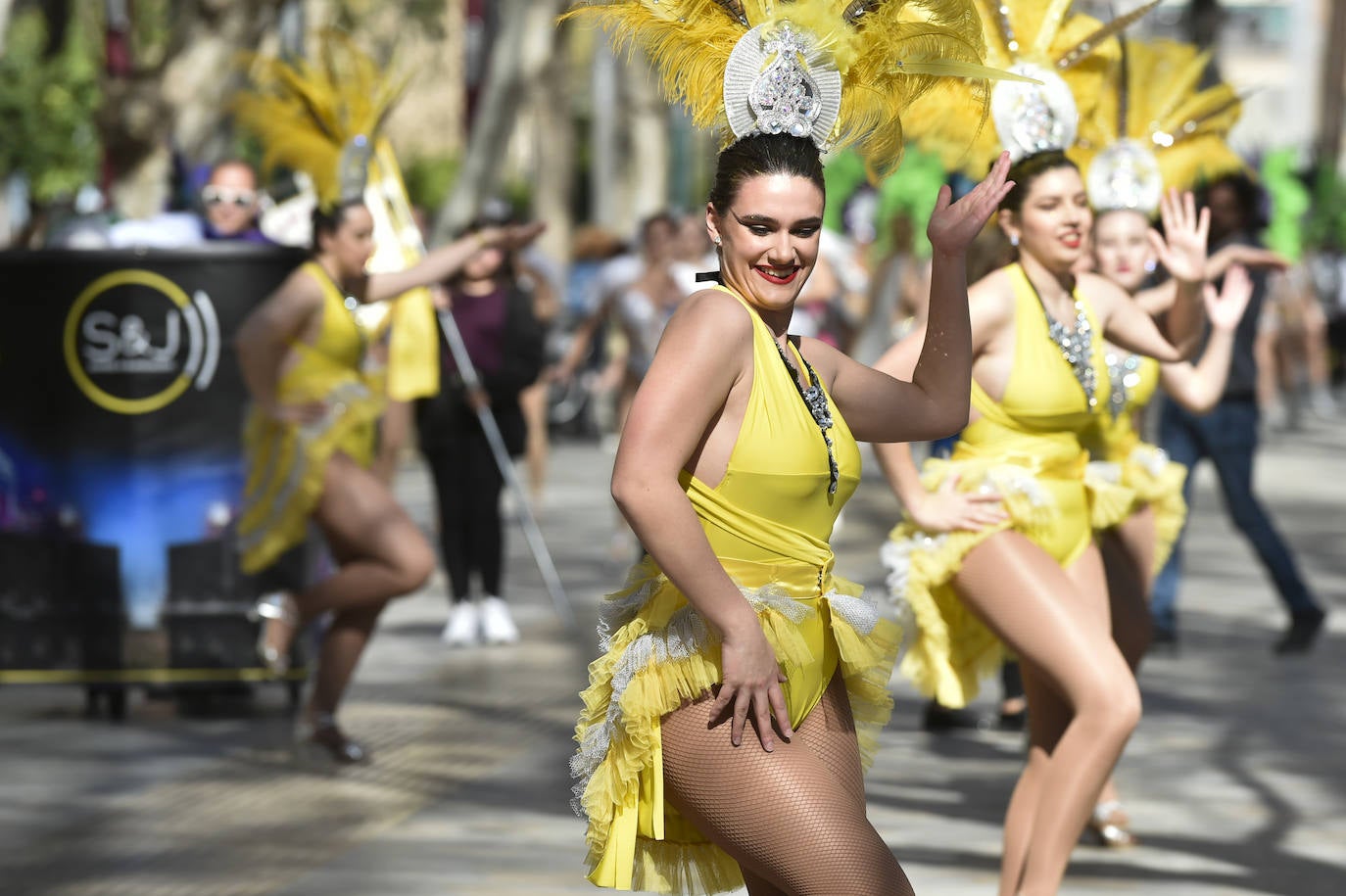 Por megafonía y entre canciones, invitaban a conocer sus fiestas, en especial el desfile de piñata del próximo domingo 1 de marzo.