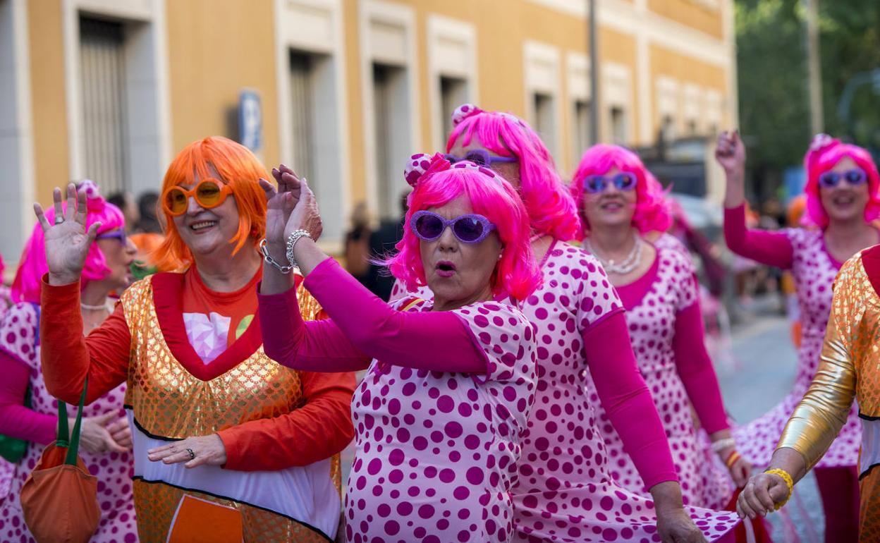 La comparsa del Centro de la Mujer, de peces y medusas. 