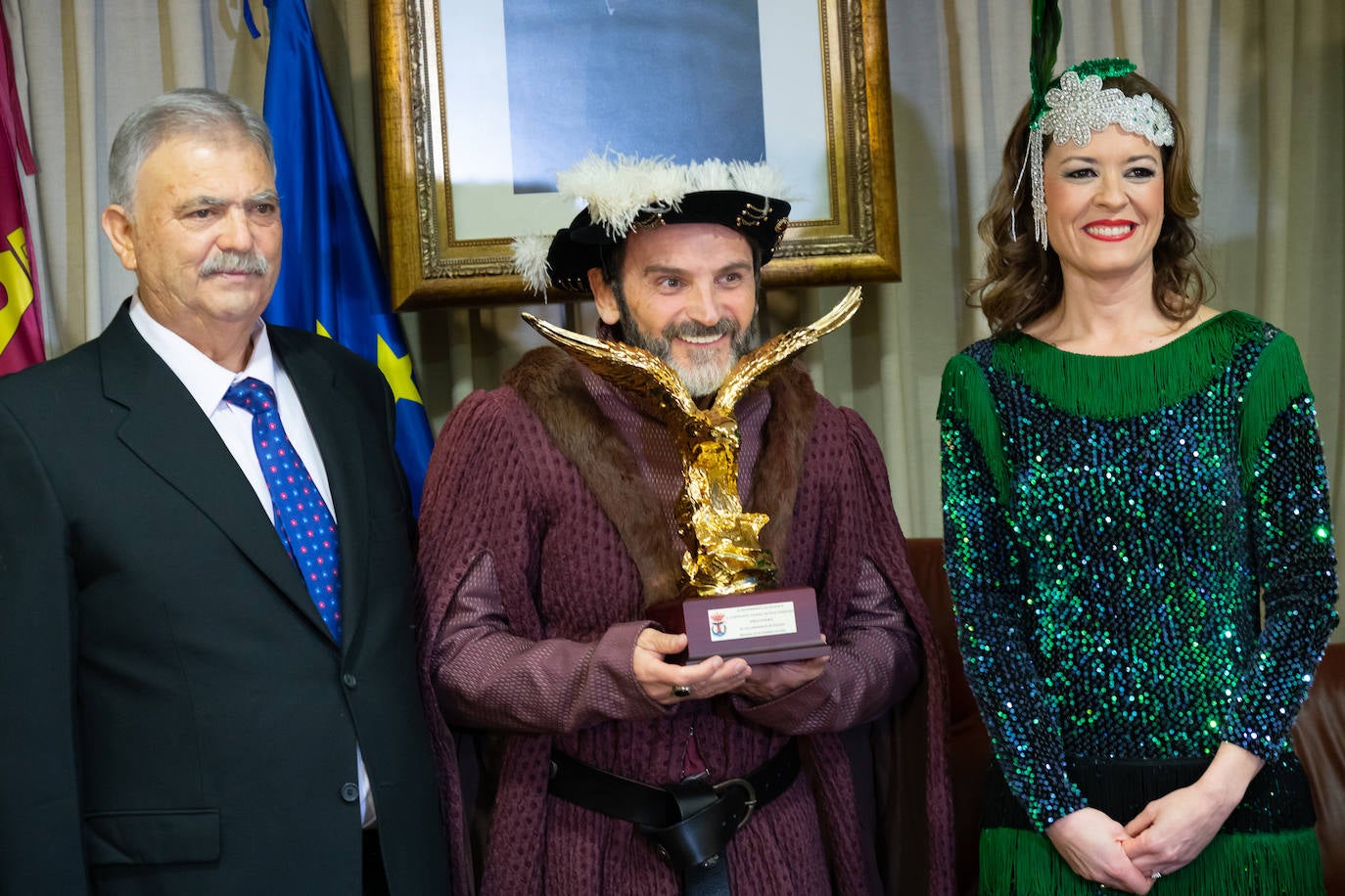 El actor Fernando Tejero se viste de juglar y relata en su pregón cómo habría sido su vida en Águilas: «Me perdí de chaval tener mis días de fútbol en El Rubial».