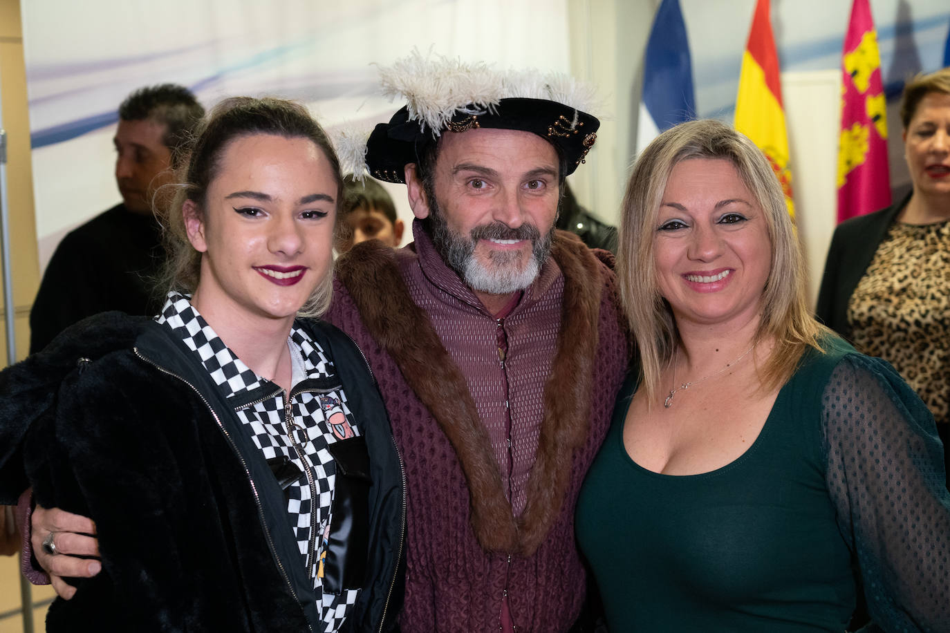 El actor Fernando Tejero se viste de juglar y relata en su pregón cómo habría sido su vida en Águilas: «Me perdí de chaval tener mis días de fútbol en El Rubial».