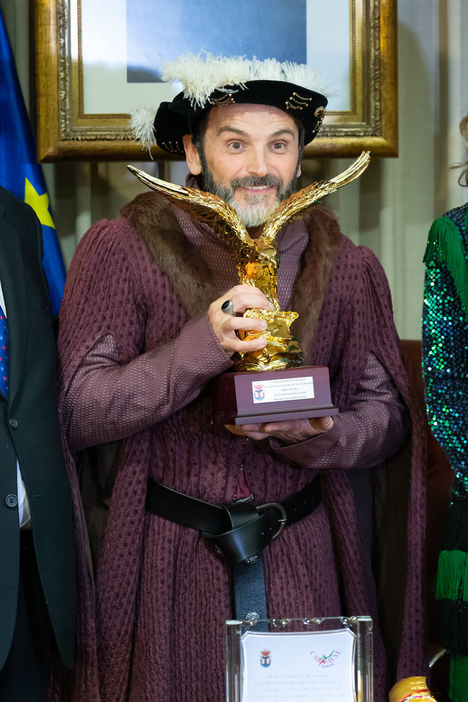 El actor Fernando Tejero se viste de juglar y relata en su pregón cómo habría sido su vida en Águilas: «Me perdí de chaval tener mis días de fútbol en El Rubial».