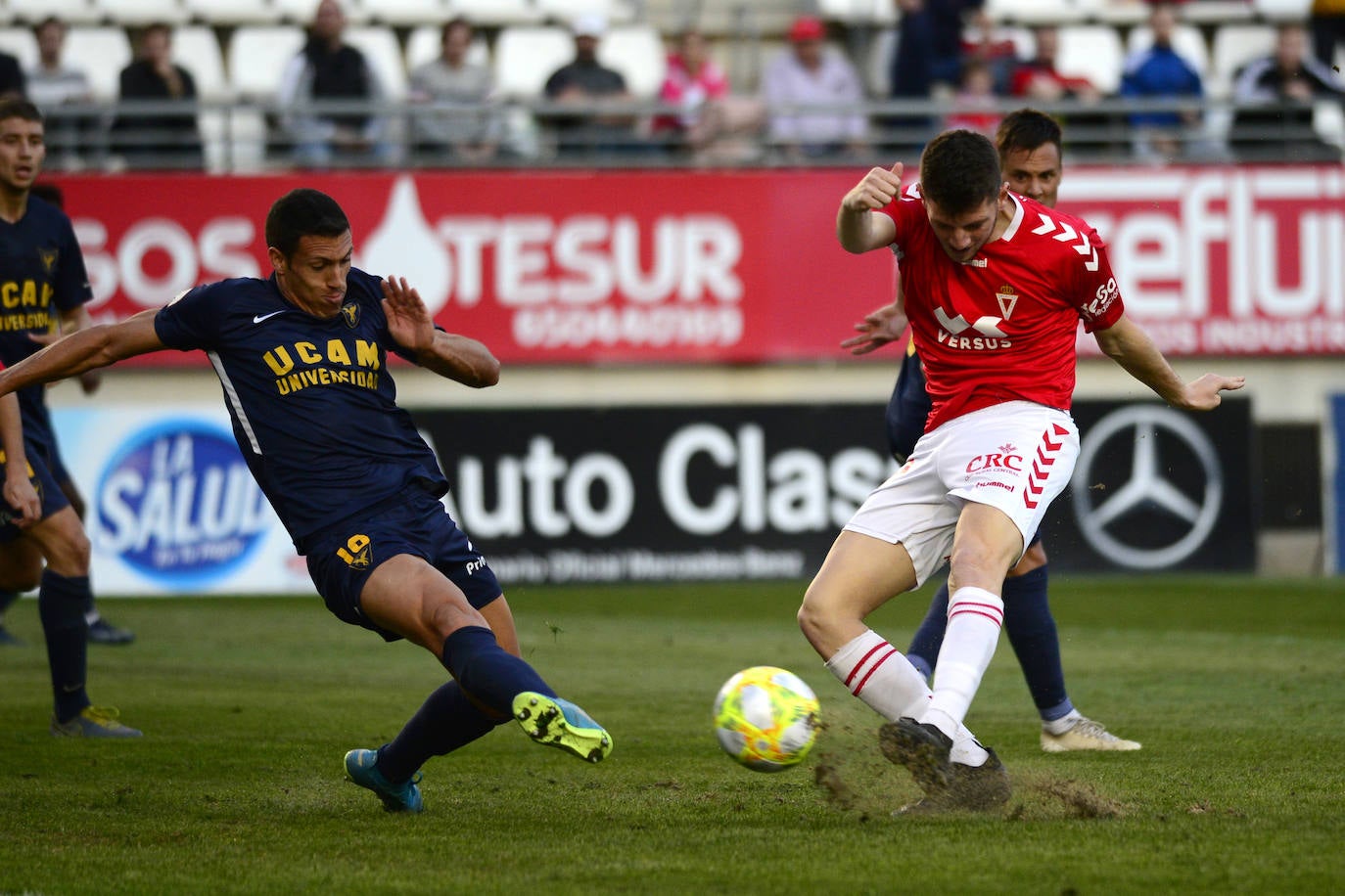 Fotos: El derbi de la capital solo fue de color grana