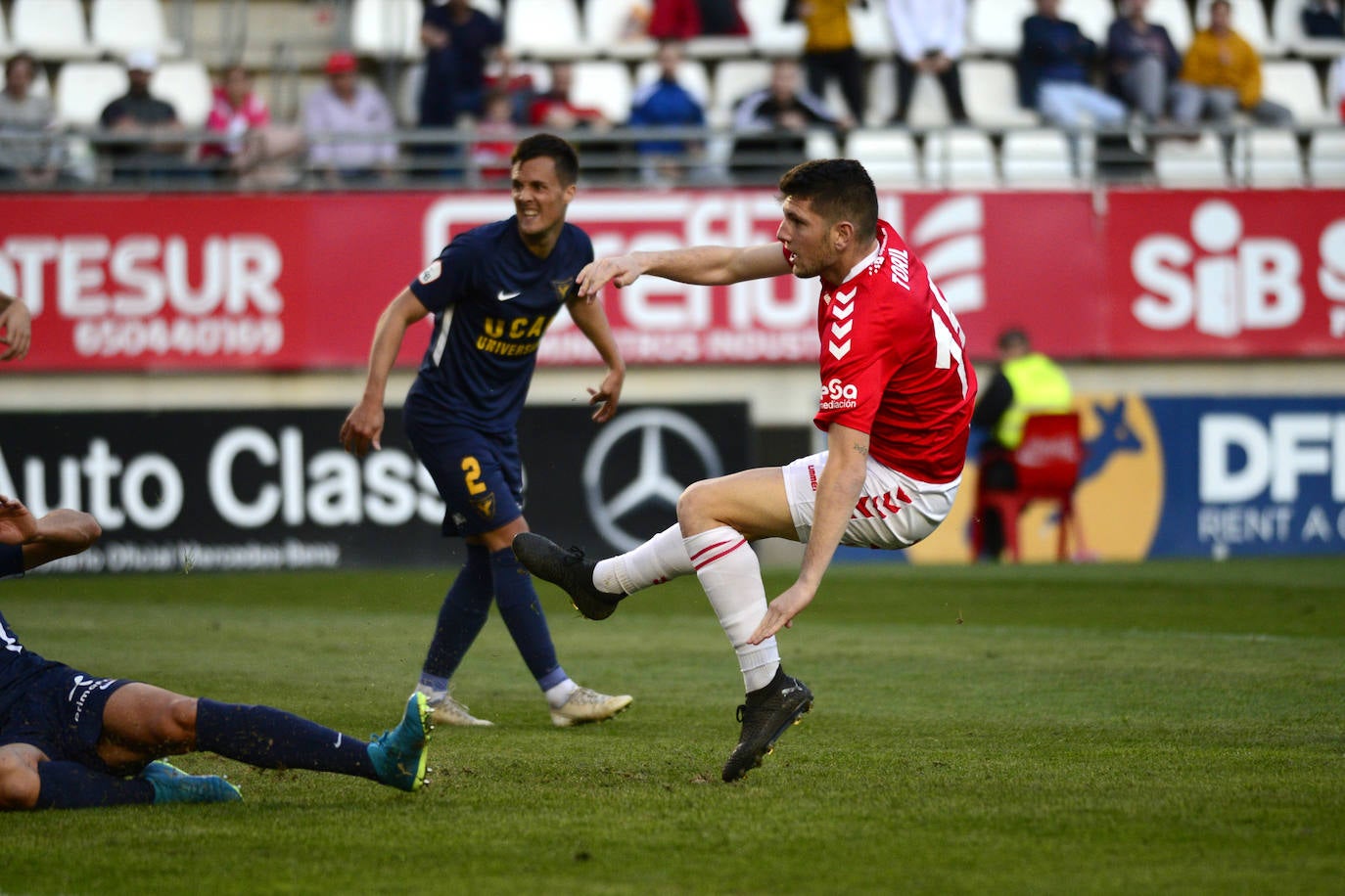 Fotos: El derbi de la capital solo fue de color grana