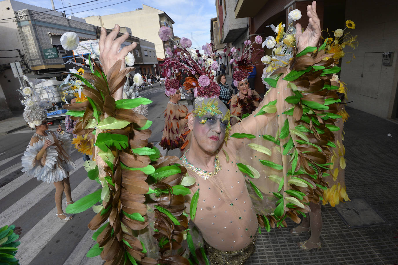 Fotos: Plumas, lentejuelas y sátira en el desfile más importante del Carnaval de Cabezo de Torres