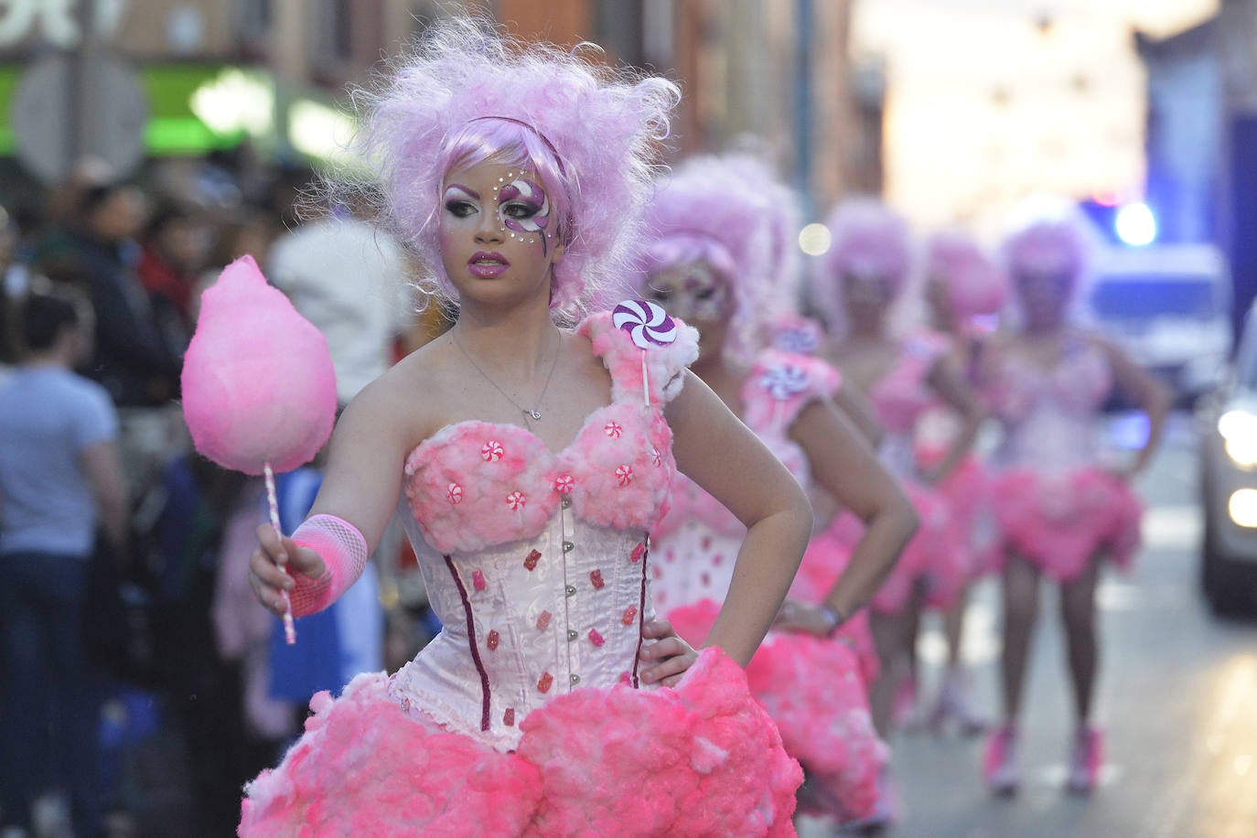 Fotos: Plumas, lentejuelas y sátira en el desfile más importante del Carnaval de Cabezo de Torres