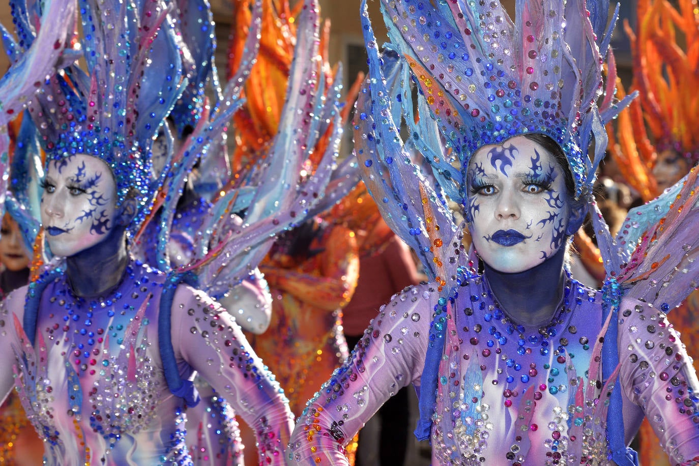 Fotos: Plumas, lentejuelas y sátira en el desfile más importante del Carnaval de Cabezo de Torres