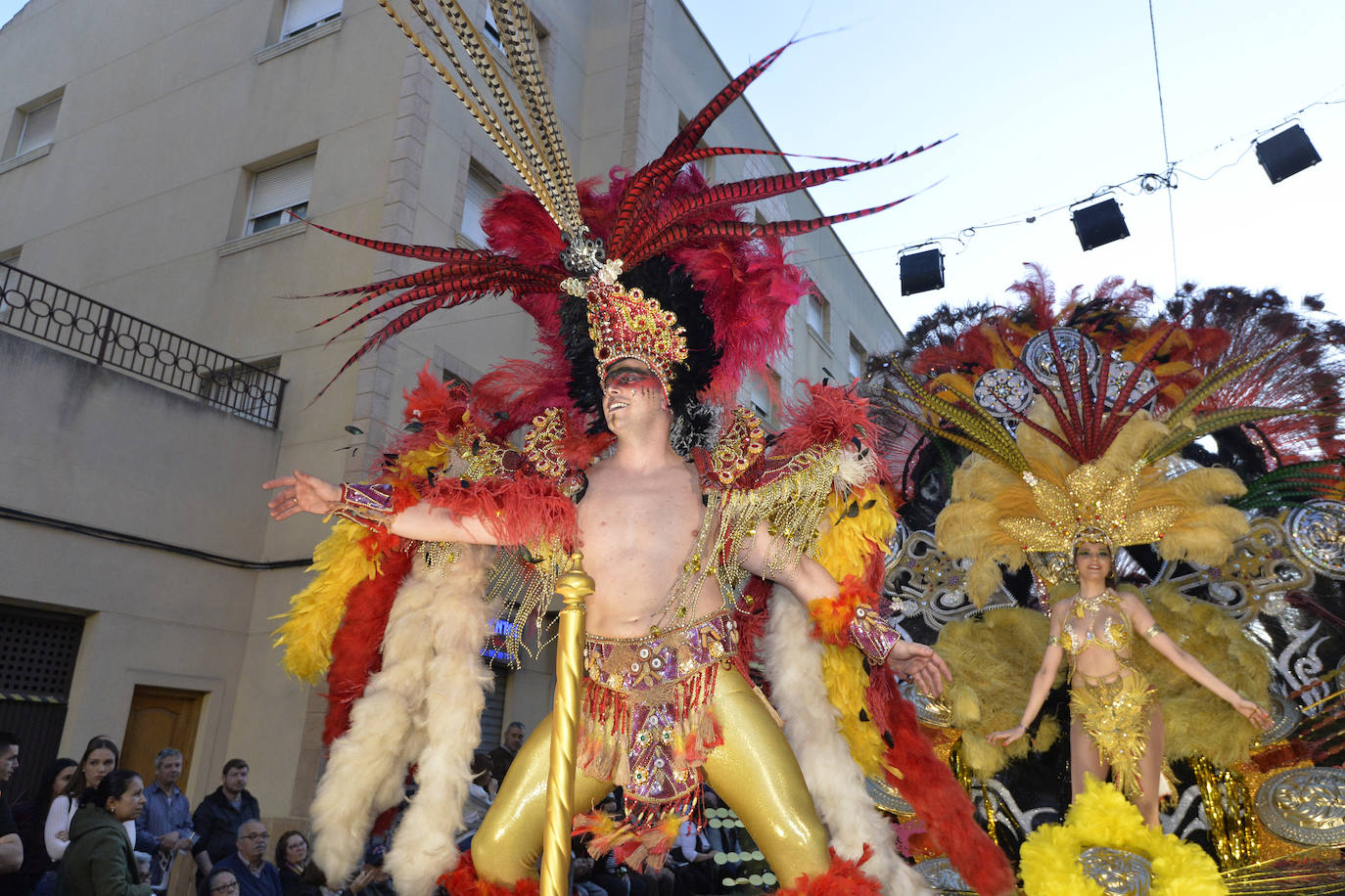 Fotos: Plumas, lentejuelas y sátira en el desfile más importante del Carnaval de Cabezo de Torres
