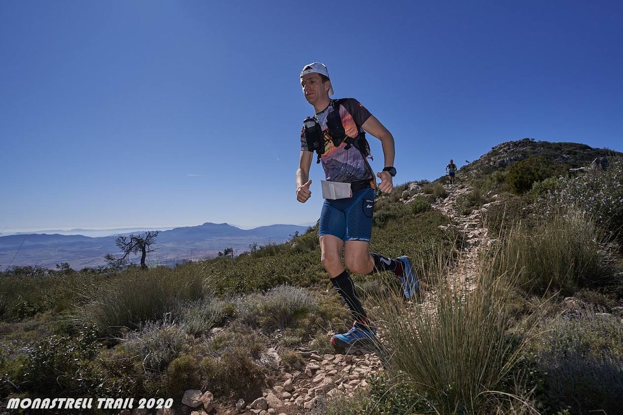 El atleta del Bicihuerta completa los 61 kilómetros con un tiempo de 6:46:30, por los 9:11:36 para la corredora del Kampamento Base