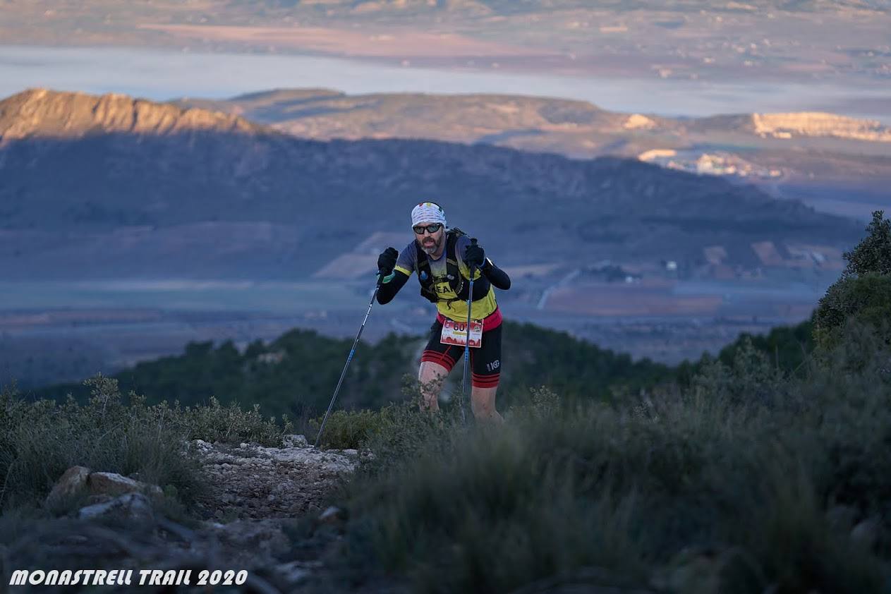 El atleta del Bicihuerta completa los 61 kilómetros con un tiempo de 6:46:30, por los 9:11:36 para la corredora del Kampamento Base