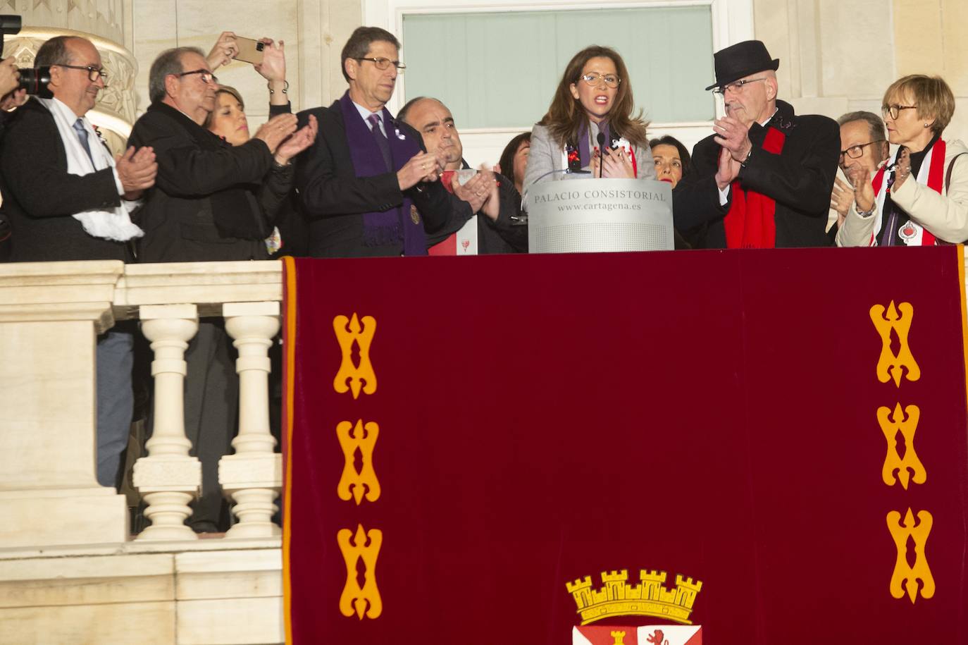 Fotos: Un centenar de funcionarios de Cartagena boicotean el acto de La Llamada