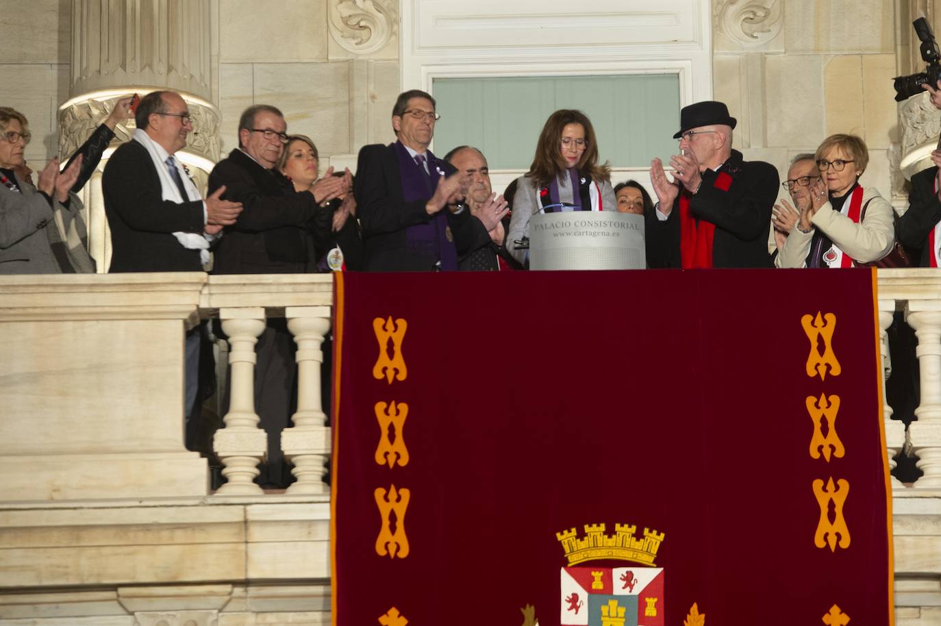 Fotos: Un centenar de funcionarios de Cartagena boicotean el acto de La Llamada