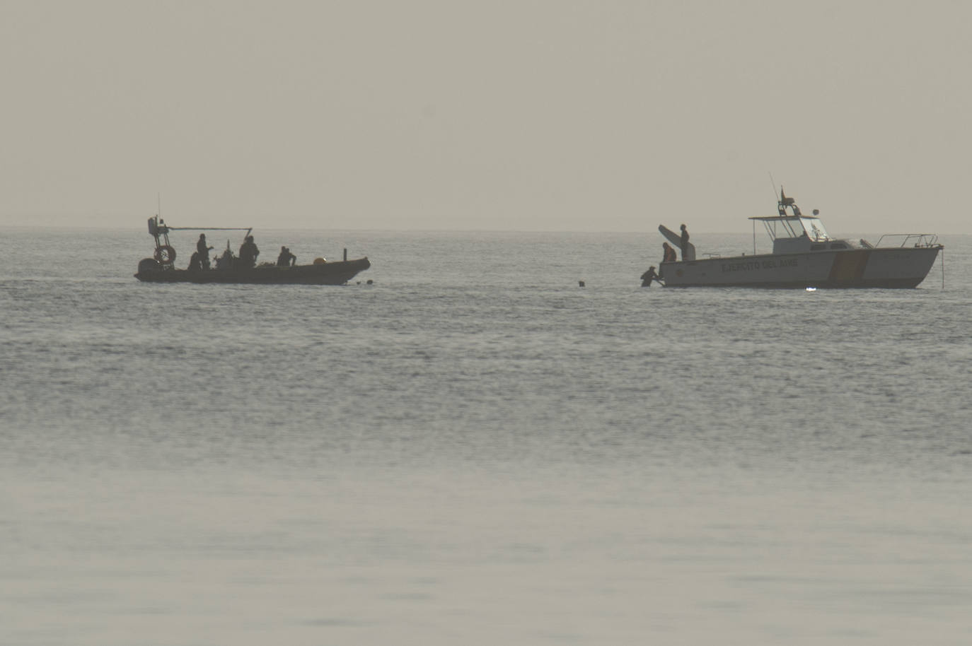 Fotos: Encuentran los restos del piloto de la AGA fallecido tras caer al mar frente a La Manga