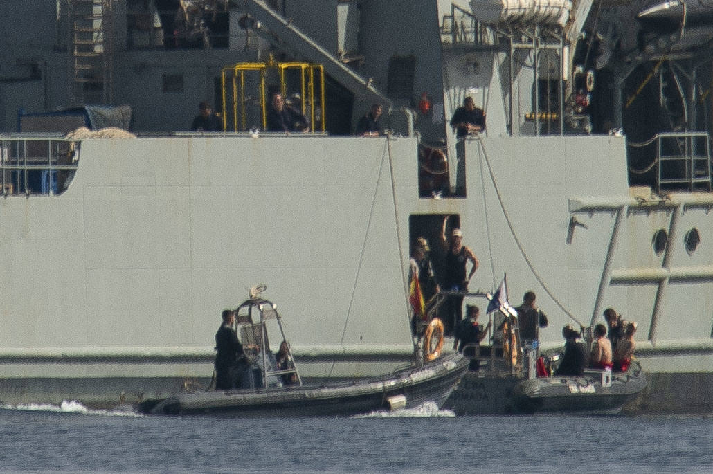 Fotos: Encuentran los restos del piloto de la AGA fallecido tras caer al mar frente a La Manga