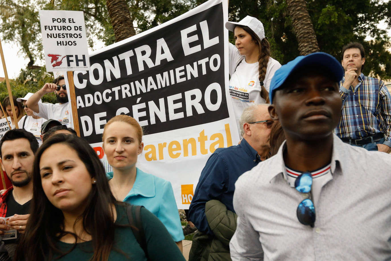 Fotos: «Nuestros hijos son nuestros», claman varios miles de personas en Murcia