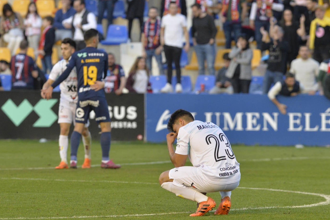 Fotos: El hambre de Aketxe puede con el Yeclano