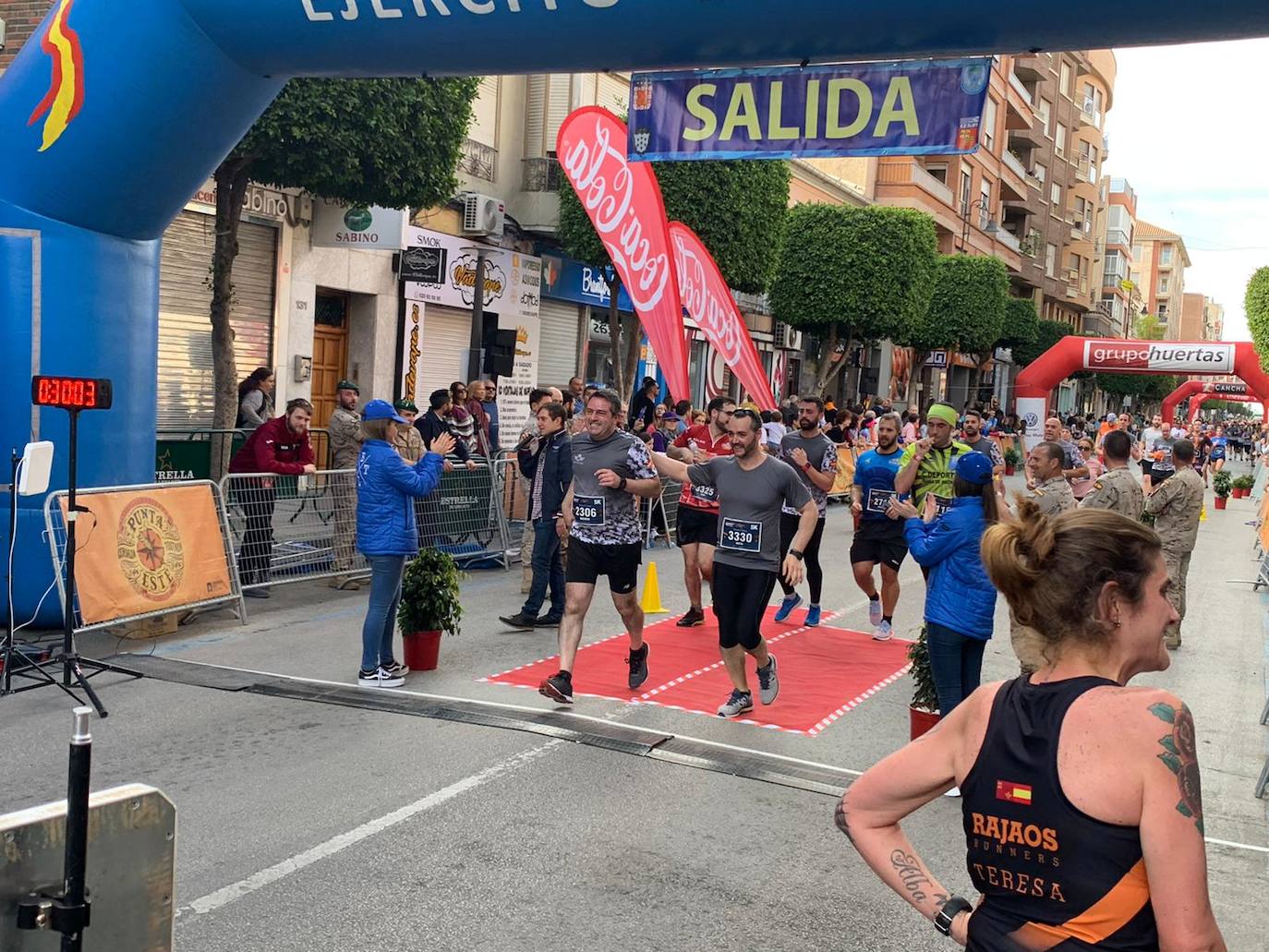 El corredor del Filippedes de Moratalla completa los 14 kilómetros en la VII Carrera Popular de la Base Aérea en 46:45 minutos, por los 57:12 para la atleta del Fondistas de Yecla