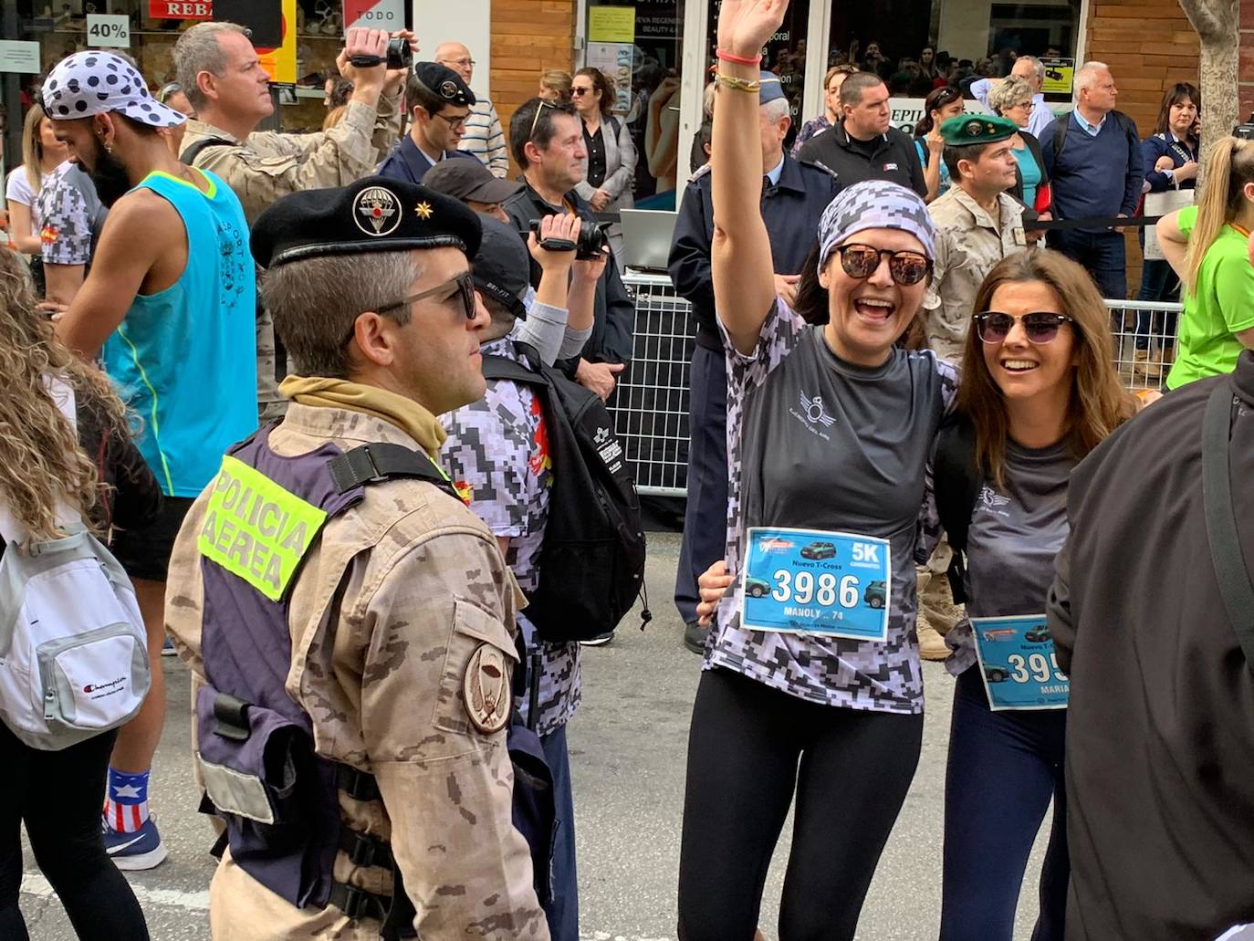 El corredor del Filippedes de Moratalla completa los 14 kilómetros en la VII Carrera Popular de la Base Aérea en 46:45 minutos, por los 57:12 para la atleta del Fondistas de Yecla