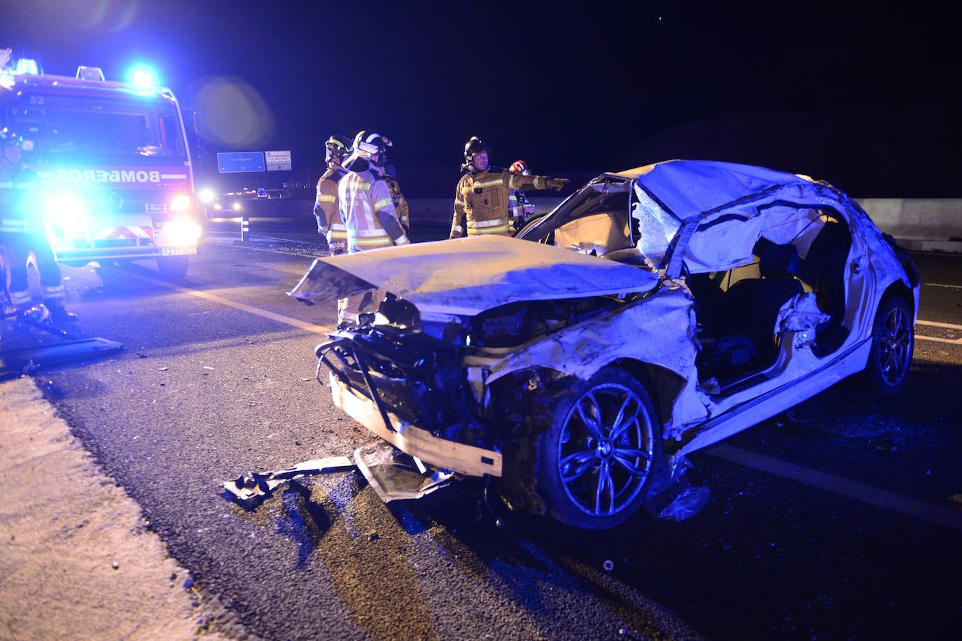 Uno de los vehículos involucrado en el accidente de este lunes en la A-30.