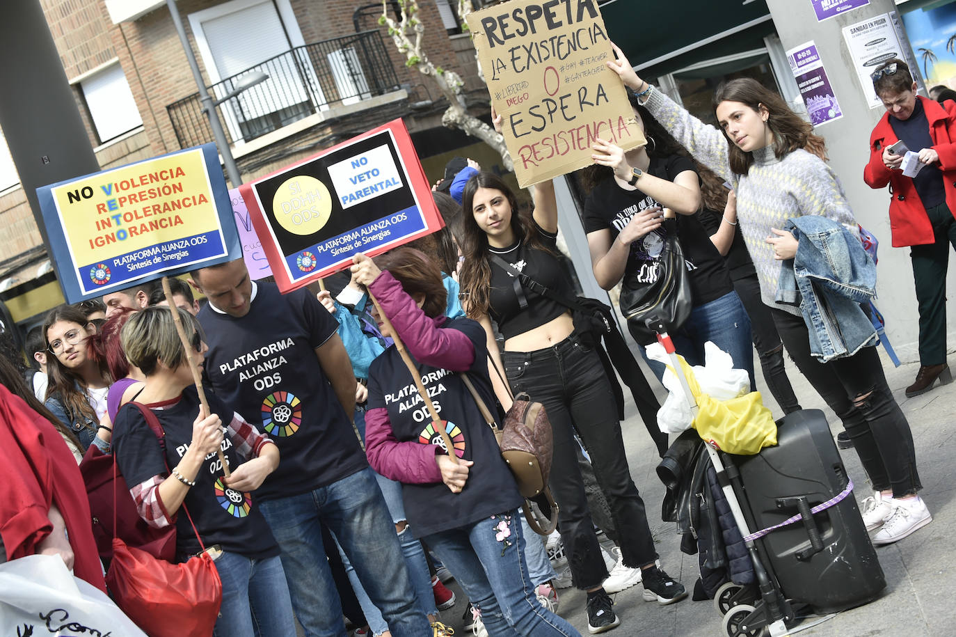 Fotos: Los estudiantes protestan en Murcia por una «ofensiva salvaje contra los derechos conquistados»