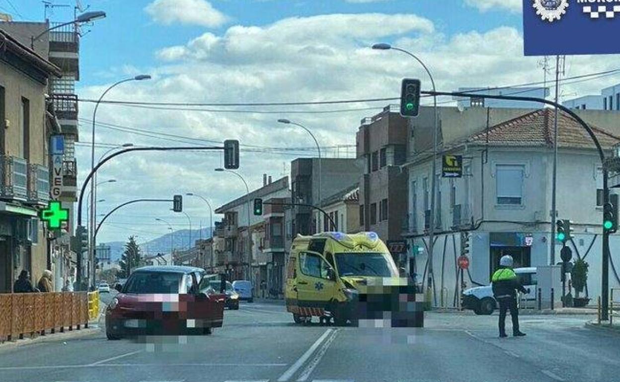 Estado de los dos vehículos tras el accidente, este viernes.