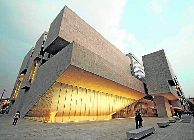 Universidad de Bocconi (Milán, Italia). 