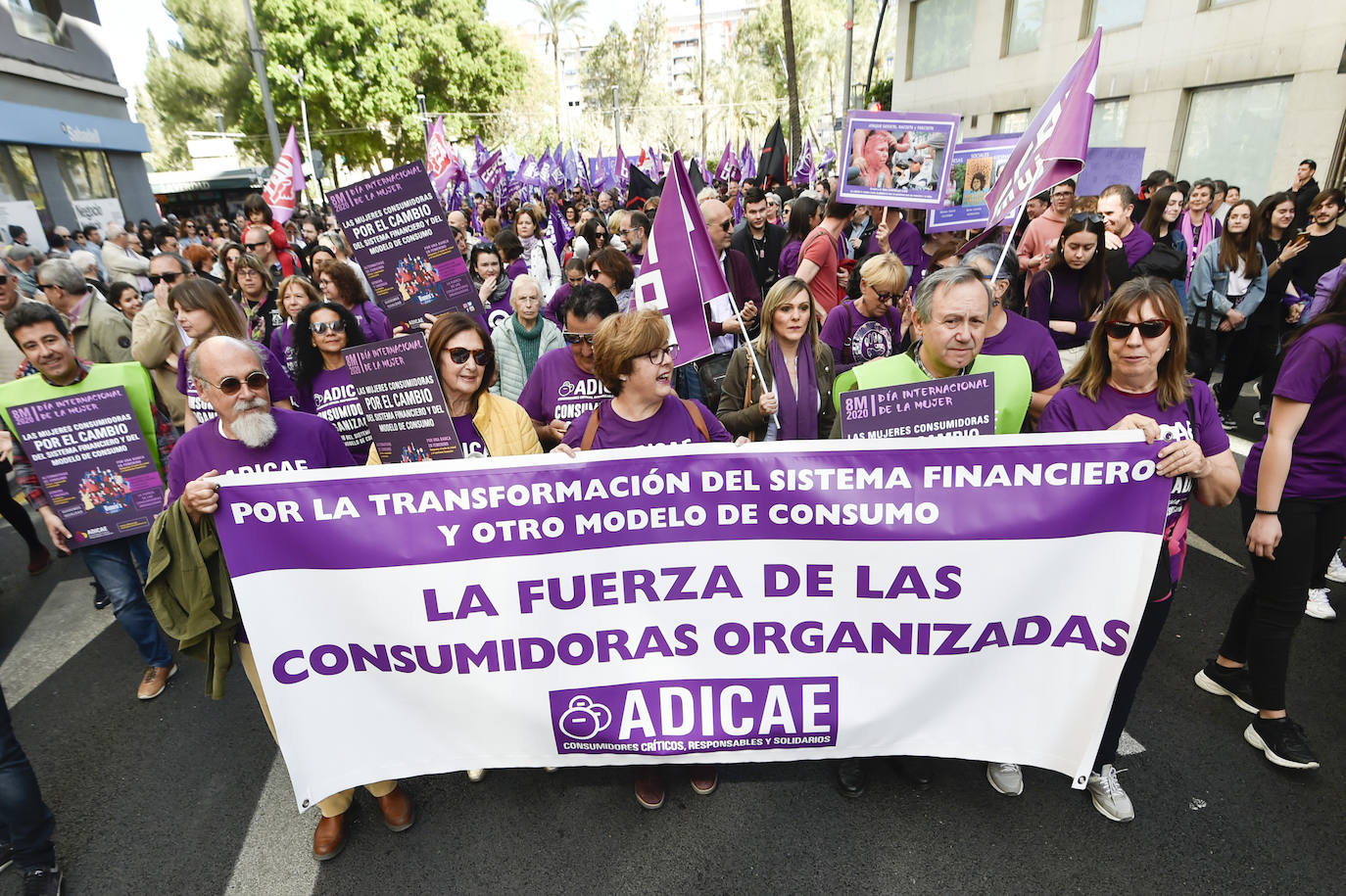 La manifestación transcurrió en un ambiente sano, alegre y reivindicativo.