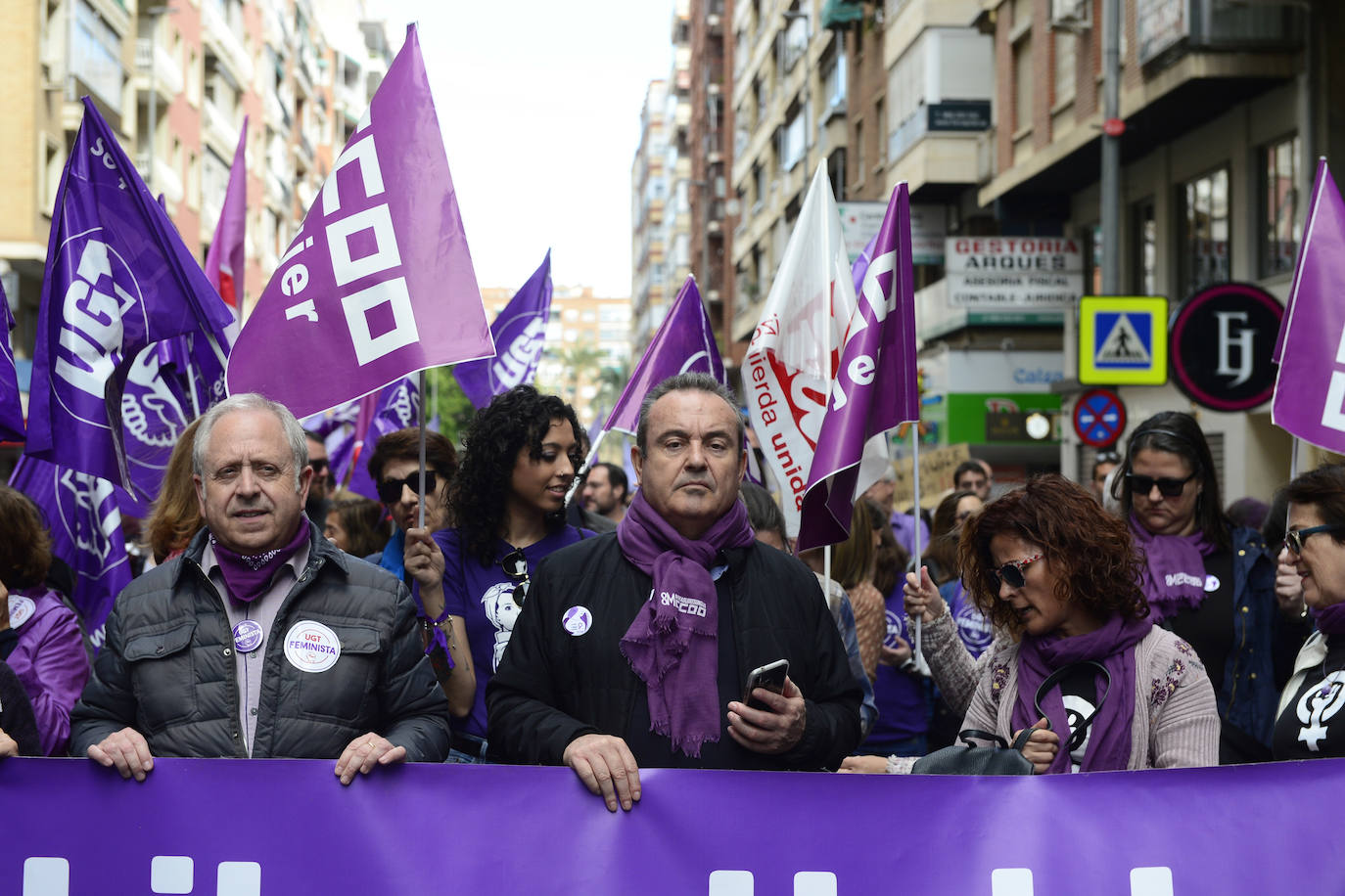 Fotos: Miles de voces claman en Murcia contra la desigualdad de las mujeres