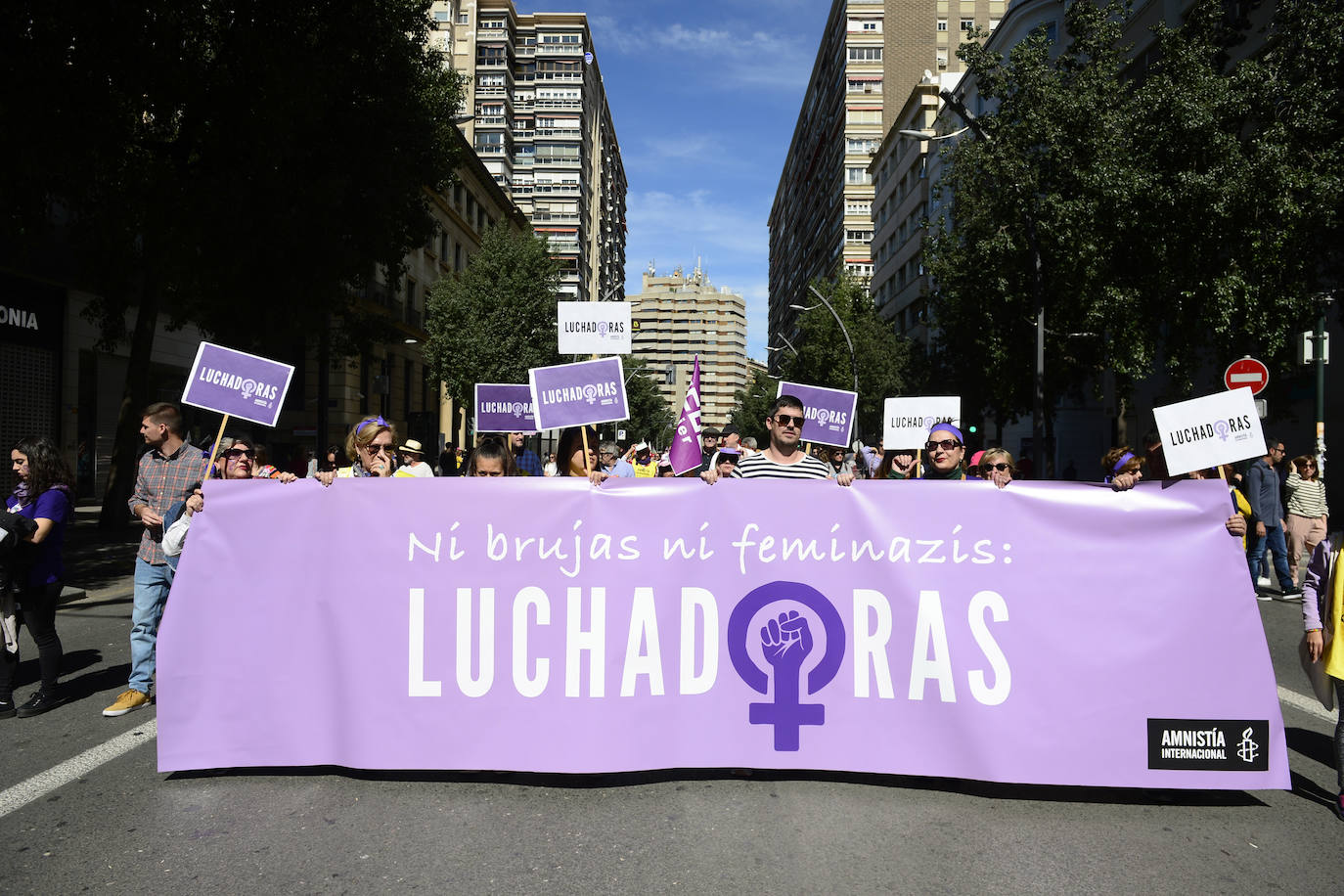 Fotos: Miles de voces claman en Murcia contra la desigualdad de las mujeres