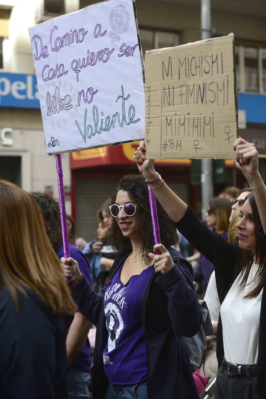 Fotos: Miles de voces claman en Murcia contra la desigualdad de las mujeres