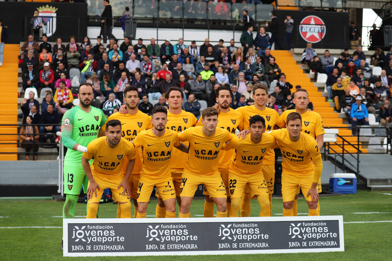 Fotos: El UCAM cae por la mínima en Badajoz