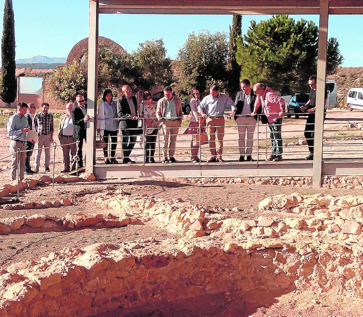 Una de las visitas al yacimiento de Los Villaricos, en Mula. 