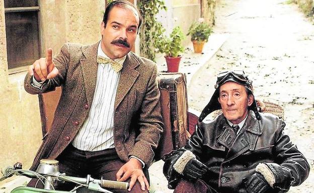 Antonio Resines y Luis Ciges en una escena de 'Amanece que no es poco'.