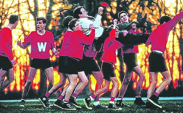 Imagen principal - Arriba, escena de 'El club de los poetas muertos'. Abajo, a la izquierda, Tom Hanks y Denzel Washington en 'Philadelphia'; a la derecha, Diane Keaton en 'Annie Hall'. 