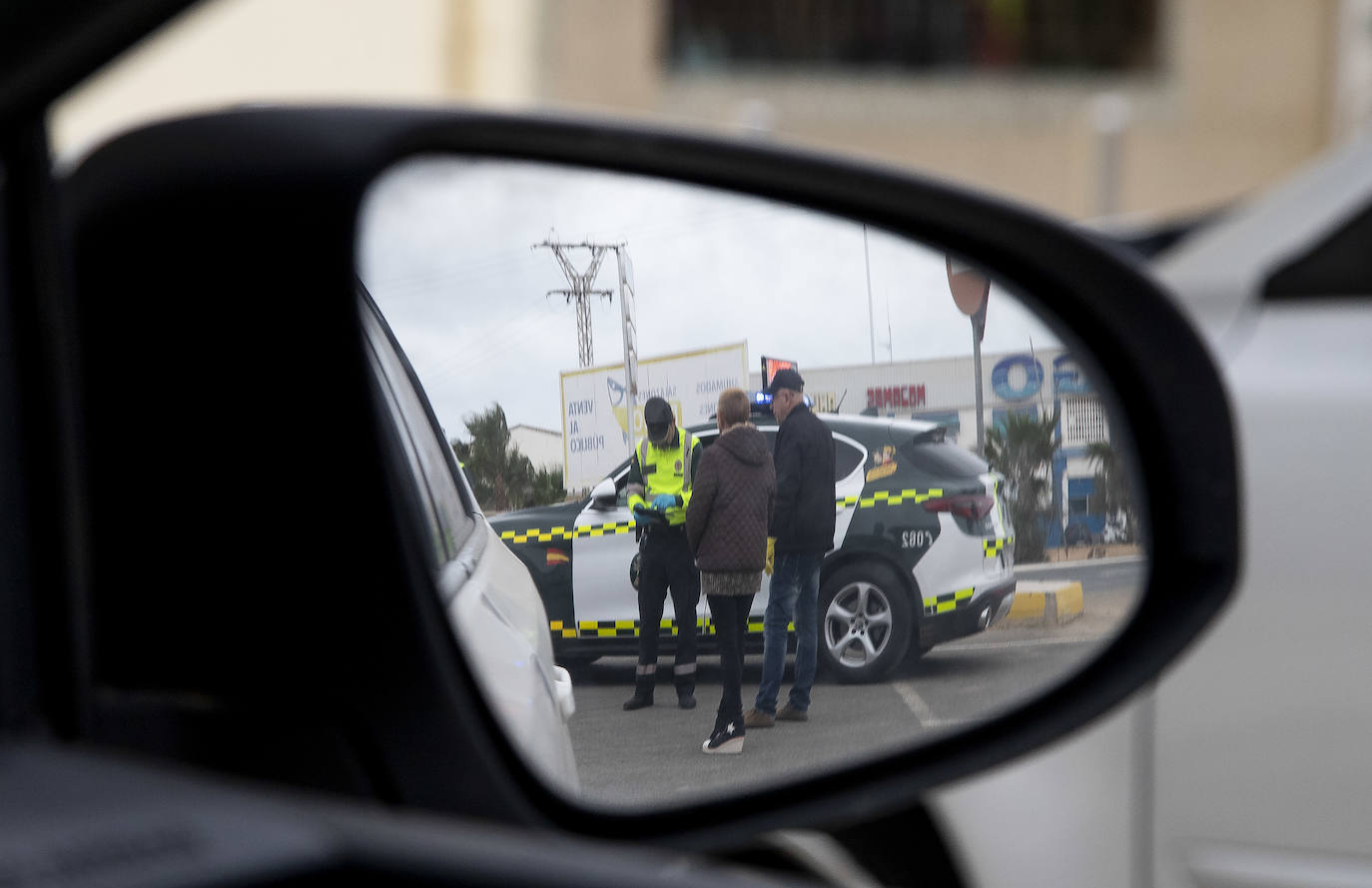 Fotos: La Guardia Civil controla el acceso a San Pedro del Pinatar