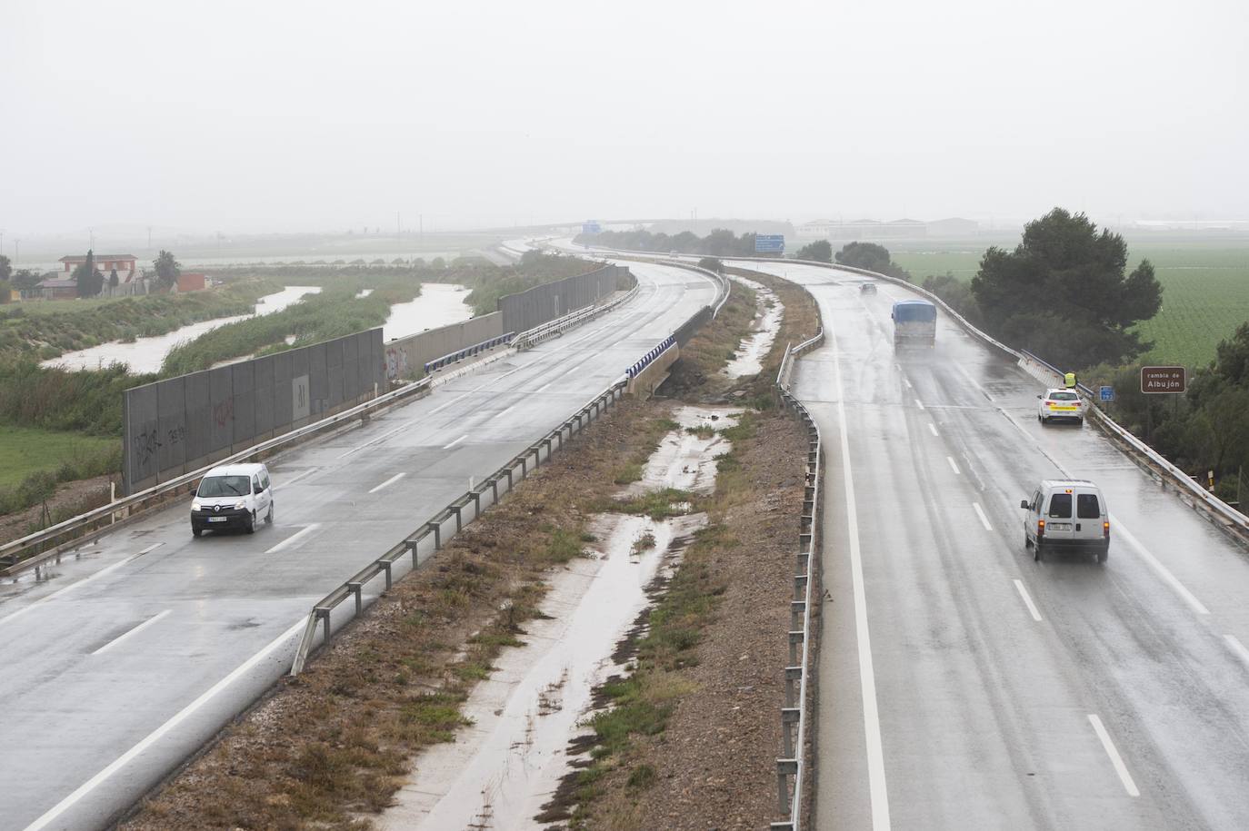 Fotos: Las lluvias vuelven a anegar Los Alcázares