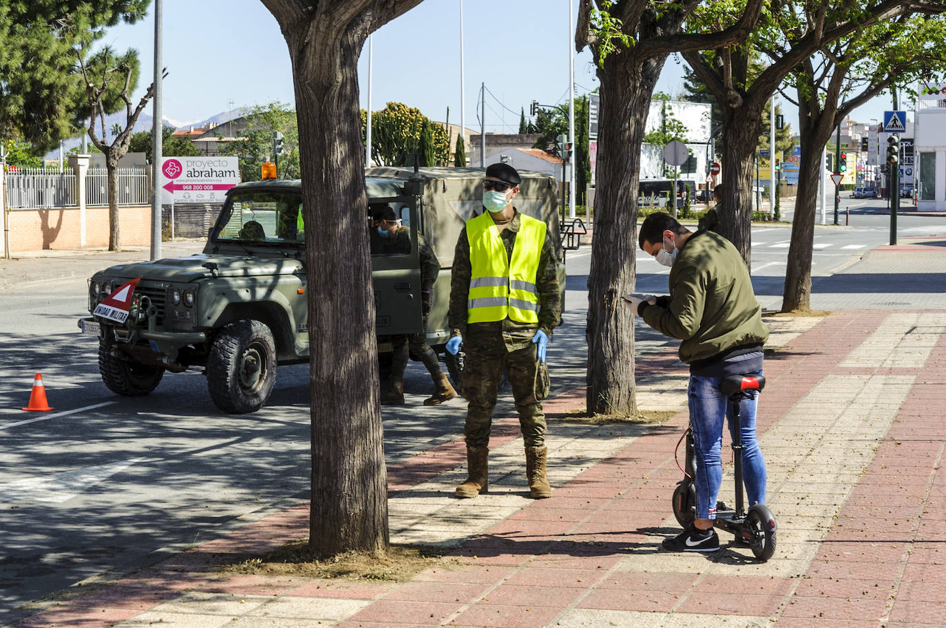 Fotos: Cerco en las carreteras a las escapadas de fin de semana