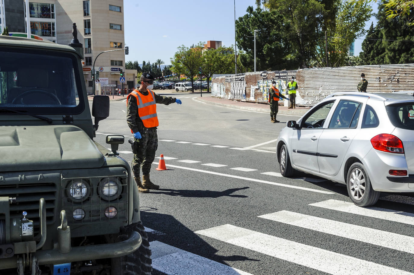 Fotos: Cerco en las carreteras a las escapadas de fin de semana