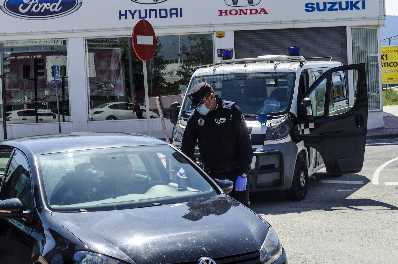 Fotos: Cerco en las carreteras a las escapadas de fin de semana