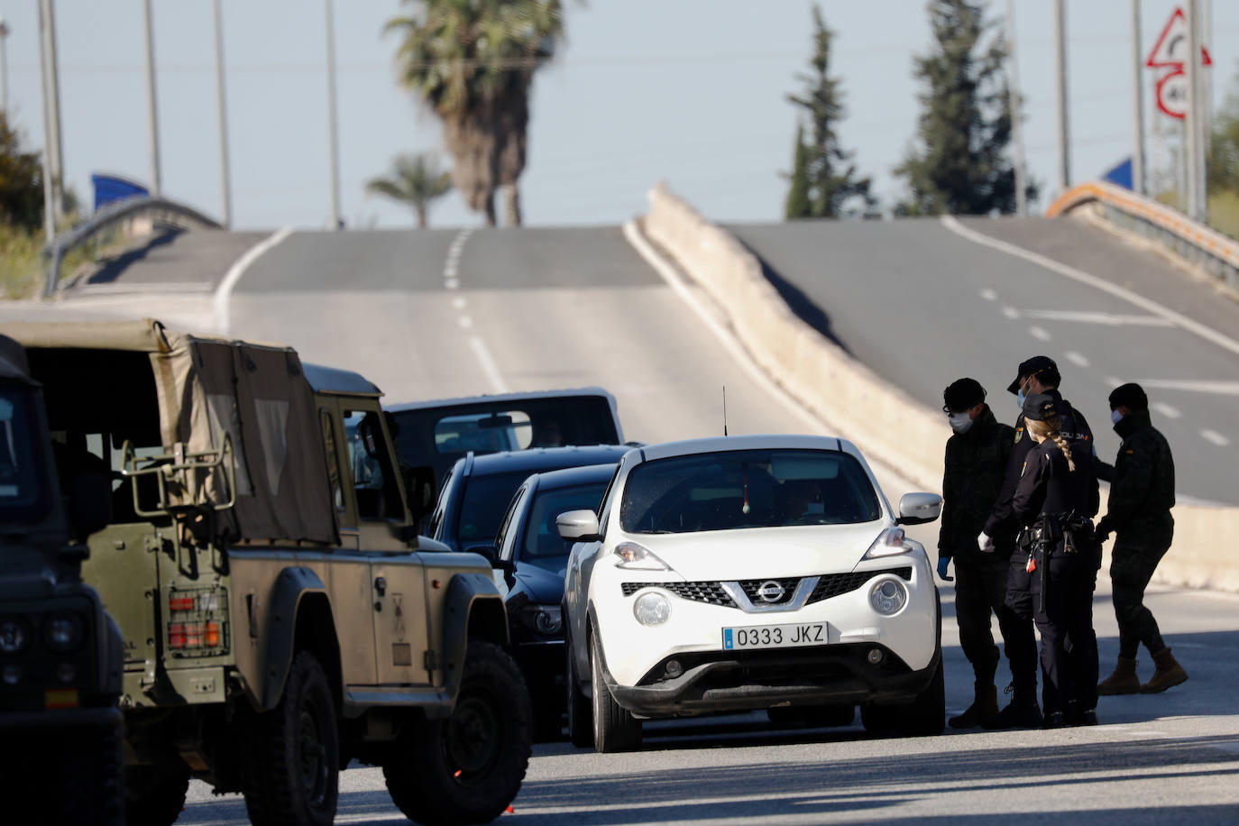 Fotos: Cerco en las carreteras a las escapadas de fin de semana