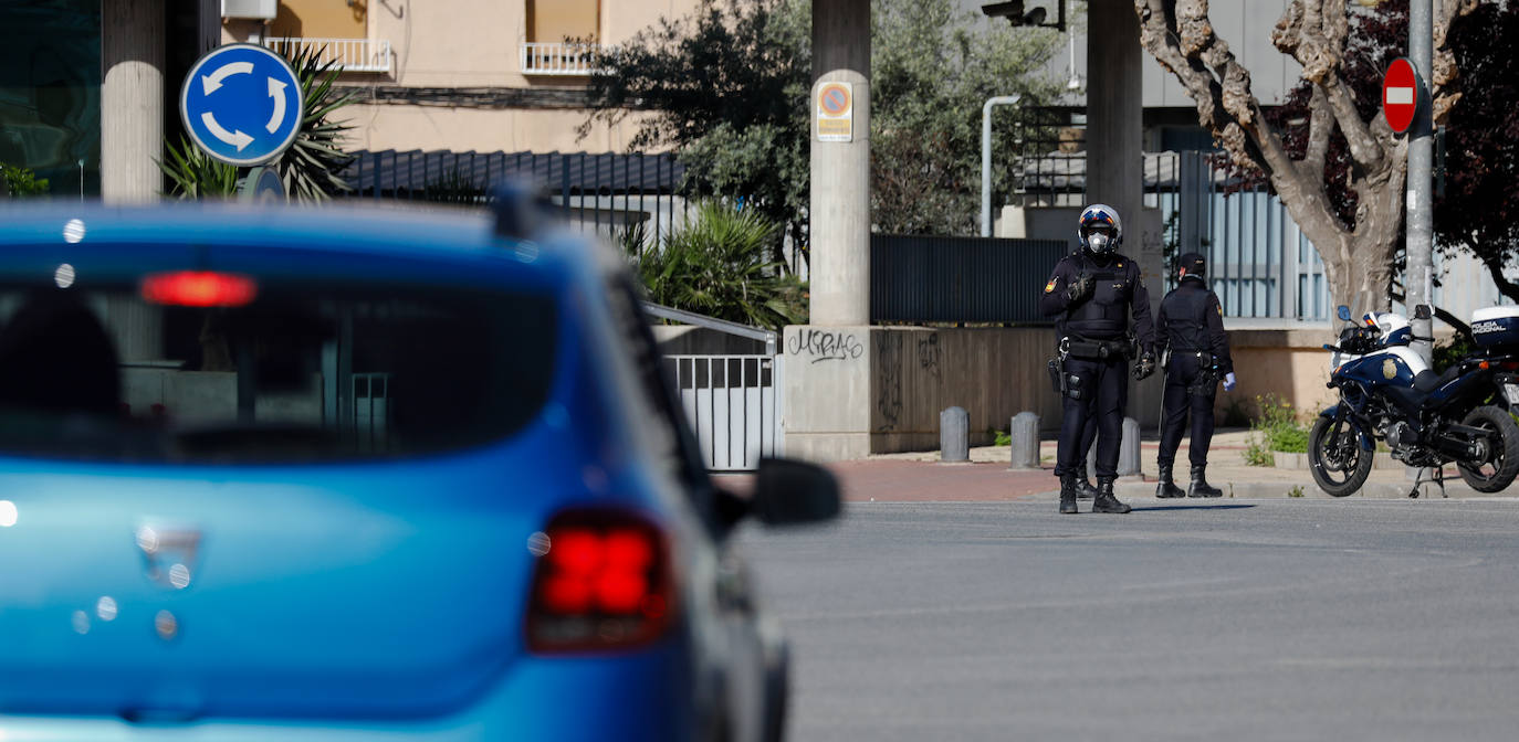 Fotos: Cerco en las carreteras a las escapadas de fin de semana