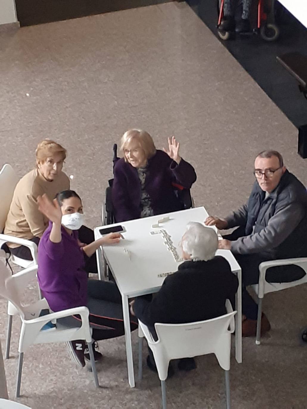 Fotos: Trabajadores de la residencia Vip Suites de Murcia se aislan junto a los usuarios