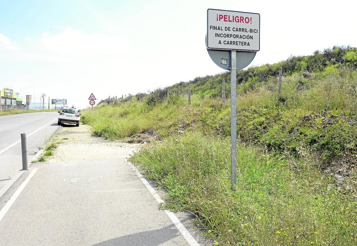 Final del carril bici de la Costera Norte, desde donde se prolongará el nuevo tramo hasta la urbanización Montepinar. 