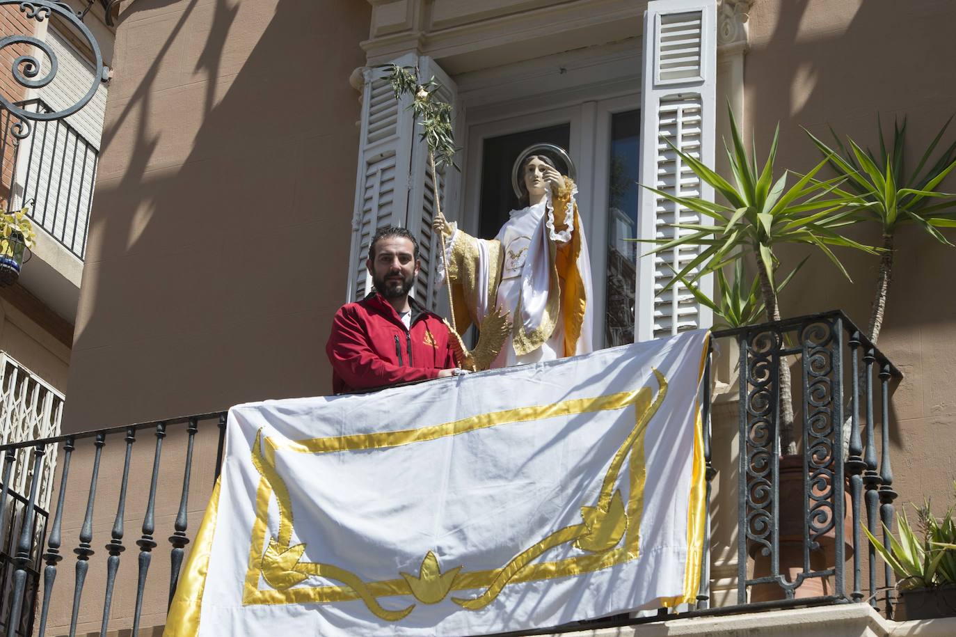 Fotos: Los cartageneros engalanan sus balcones