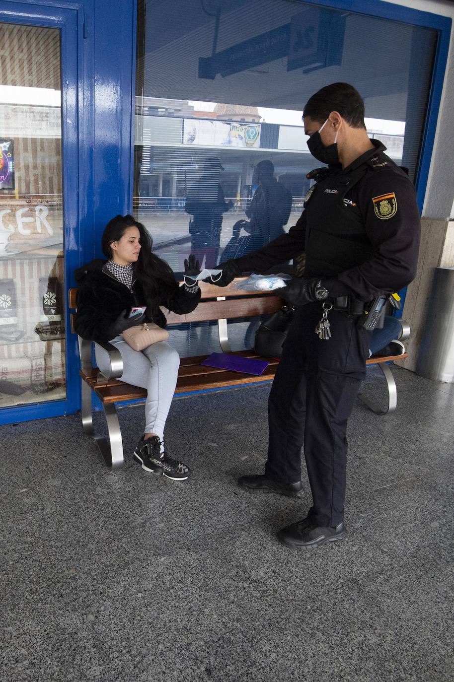 Fotos: Reparto de mascarillas el martes en Murcia