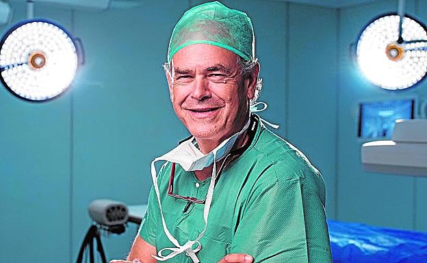 Damián García Olmo (Murcia, 1958), jefe del Departamento de Cirugía del Hospital Fundación Jiménez Díaz y catedrático de Cirugía en la Universidad Autónoma de Madrid (UAM).